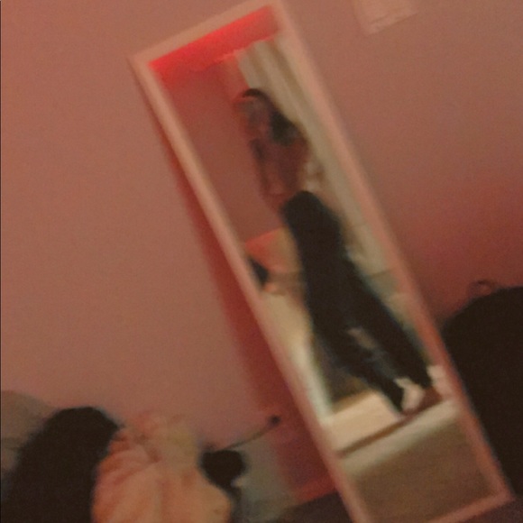 Meet your Posher, Daniella - Picture 1 of 1